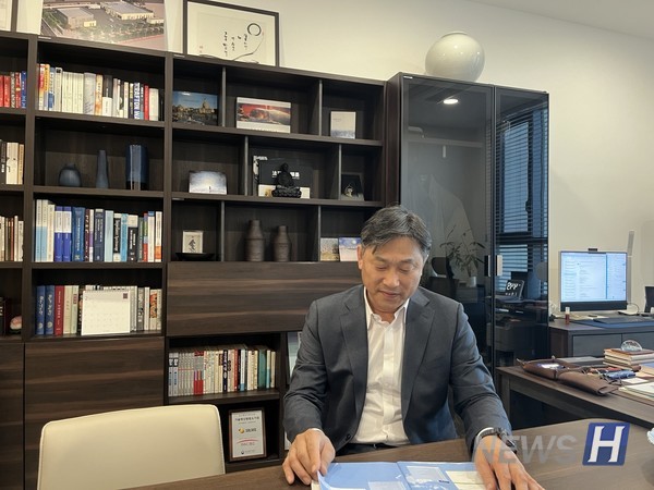 ▲ 솔리비스의 고체전해질은 현재까지 알려진 학술연구와 시험을 통틀어 가장 높은 이온전도도를 보이고 있다. ⓒ 김경하 기자 