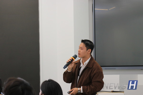 ▲ 강 씨는 라오스 대학생 해외봉사단 10기 촬영팀에 속해 단원들의 활동 모습을 영상으로 기록했다. ⓒ 김경하 기자