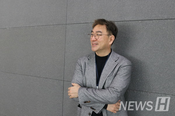 ▲ 국제학술대회 당일, 정 소장의 모습. 그는 "음악 이론과 실기의 균형을 맞추기 위한 음악번화가 토토사이트소의 설립 목표를 계승해 나갈 것이다"고 의지를 밝혔다. ⓒ 오예진 기자