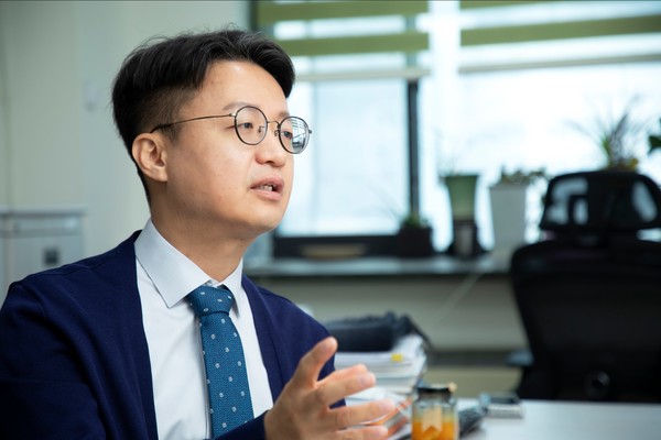 ▲ 정재경 주임 교수는 창의적이고 도전적인 핵심 인재를 키워야만 AI 토토사이트 롤링 분야 경쟁력을 확보할 수 있다고 강조했다.