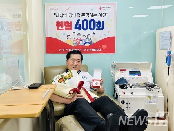▲ Professor Lee donates every two weeks and plans to continue as long as his 레프리 토토사이트alth allows. ⓒ Lee Jong-ho
