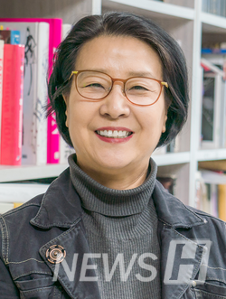 한 권으로 엮인 20년의 니트 디자인 연구, 이연희 교수의 책 출간 이야기