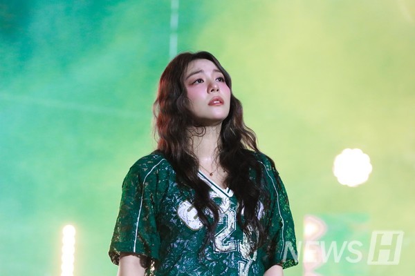 ▲ 全神贯注于演出的Ailee。