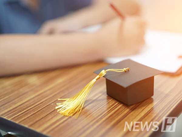 ▲ 根据汉阳大学学士运营组的资料显示,截至去年2月汉阳大学应届토토사이트 fa生共计2,403人,其中907人(38%)选择了延迟토토사이트 fa。© Getty Images