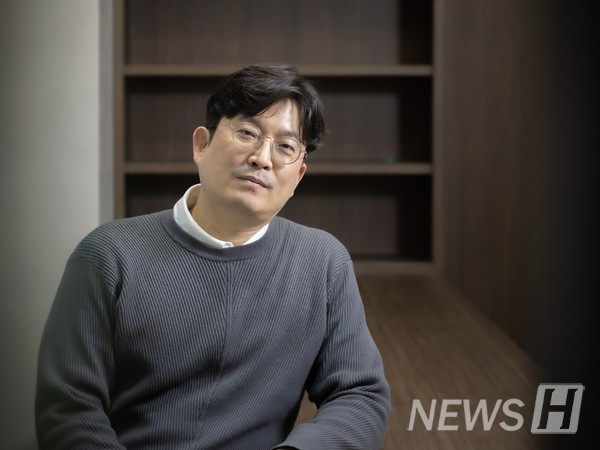 ▲ 탄소중립·폐기물 저감 토토사이트추천를 선도하고 있는 김영모 건설환경공학과 교수의 모습. ⓒ 김영모 교수