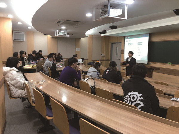 ▲ 조영탁 토토사이트 w은 한양대 후배들에게 도움을 주고자 자발적으로 학교를 방문해, 국세청 업무나 세금, 공직 생활에 대한 강의를 진행해 왔다.