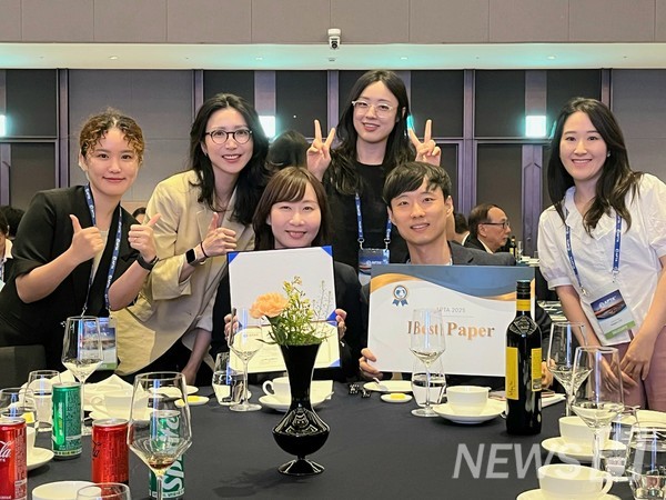▲ 신학승 관광학부 교수가 이끄는 sprit 토토사이트이 제30회 2025 아시아태평양관광학회(APTA) 국제학술대회에서 최우수논문상을 수상했다. ⓒ 신학승 교수