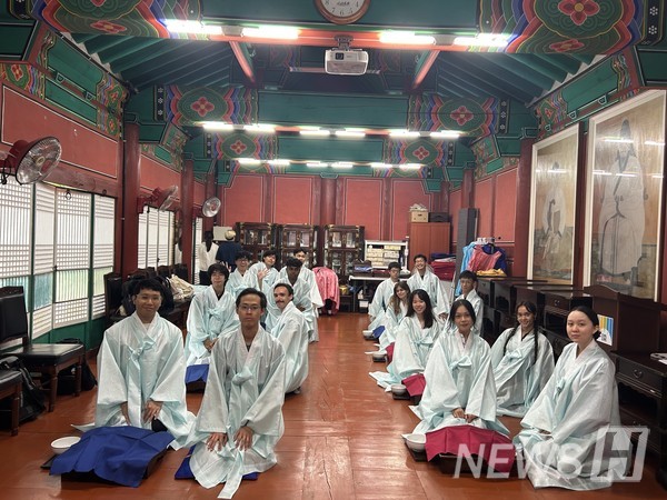 ▲ 무할리 씨는 “K-POP 댄스를 직접 배우면서, 마치 늘 상상만 해왔던 세계를 진짜로 살아가는 듯한 느낌을 받았다”고 설명했다. © 국제교류팀 노상욱 직원