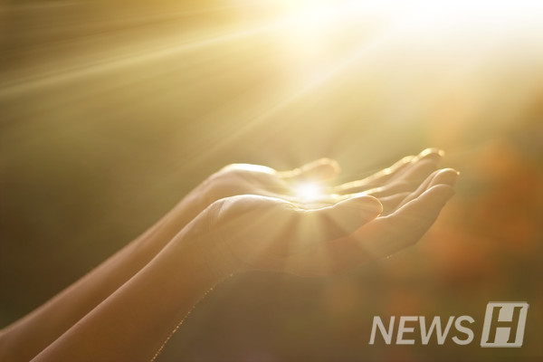 ​▲ 김 씨는 이 날 강연에서 '왜 어떤 사람들은 두려운 순간에도 바른 선택을 할까'하는 본인의 궁금증을 나눴다. ⓒ 게티이미지