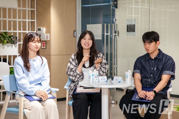 ▲ 한진영 씨(왼), 박지은 씨(중간), 배정수 씨(오른쪽)는 이날 우수상을 받았다. ⓒ 미디어전략실