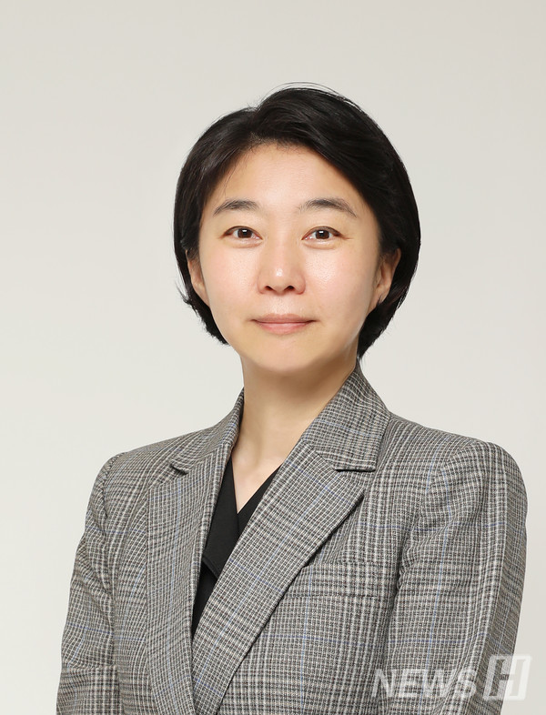 ▲ 《AI时代青少年的토토사이트 위치道路》作者 金成熙 创意融合教育院教授。ⓒ 金成熙 教授