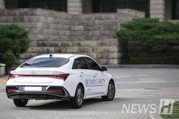 ▲ Returning to its standby position after completing a response. At Hanyang University, safety is maintained through swift and vigilant patrols each and every day.