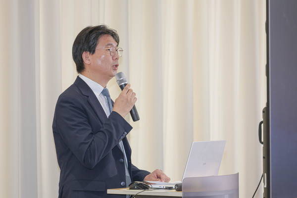 Hanyang University Graduate School hosts a commemorative symposium for the establishment of the department of 위너 토토 engineering.