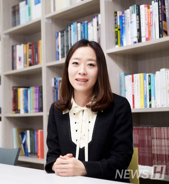 ▲Although the top 2% list is predominantly composed of researchers in science and engineering, Professor Shin was recognized in the field of humanities and social sciences. ⓒ Professor Shin Yu-hyung. 