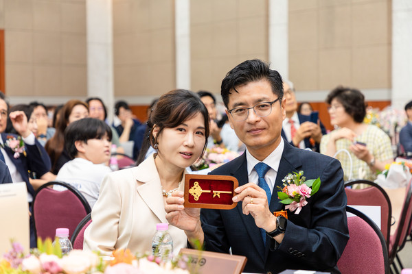 On August 28(Thursday), at 2 p.m., the 2025 first half 토토사이트 프리미어토토 retirement ceremony was held in the large conference room on the 6th floor of HIT, Seoul Campus, Hanyang University. ⓒ Media Strategy Office