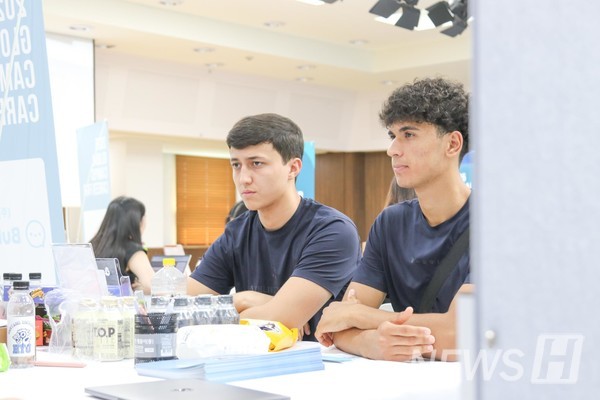 ▲ Students listening attentively to learn about desired job positions.