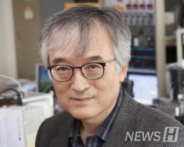 ▲ 2025학년도 전반기 정년 퇴임을 맞이한 전형탁 신소재공학부 교수는 반도체·디스플레이 분야에서 원자층증착(ALD) 기술을 선도해왔다. © 전형탁 교수