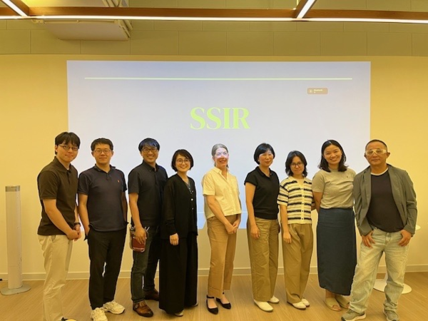 SSIR 한국어판, 중국어판, 일본어판 관계자가 참석한 SSIR 아시아 컨비닝 이후 기념사진