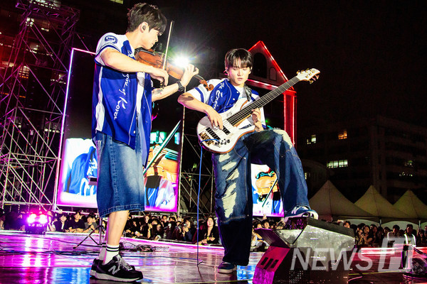 ▲ LUCY's set of performances nears its end.