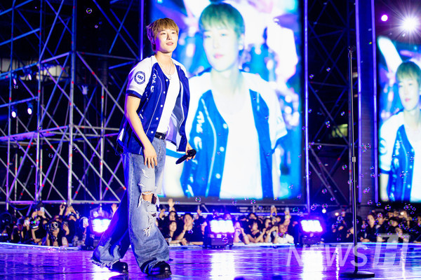 ▲ WOODZ closes out day two's performances. 