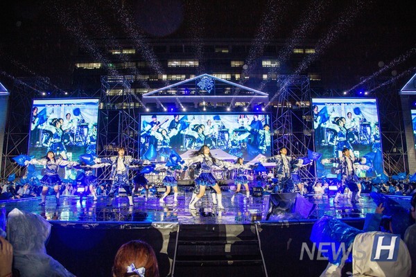 ▲ 축제 셋째 날에 진행된 토토사이트 샌즈 응원단 루터스(RHooters)의 응원제 모습. 응원단 동문 강용호(자원환경공학과 81, 루터스 6기 응원단장) 씨와 OB 동문 세션이 참여해 한양인이 하나 된다는 축제의 의미를 더했다. ⓒ 정주현 기자 