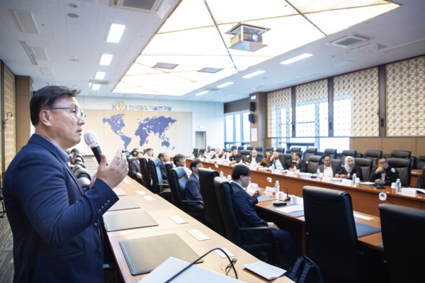 대한민국 퍼스타 토토 기술은 세계 탑 클래스로 선도국인 유럽에 견줄 만큼 빠르게 성장했다. 사진은 2023년 한국퍼스타 토토기술연구원을 방문한 말레이시아 퍼스타 토토공무원들 모습.