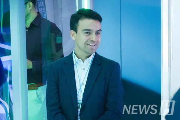 ▲ Alumnus Marvin 청소년 토토사이트 추천 (Finance, '14), serving as Head of Business Development Team at Hana Bank GLN. ⓒ Marvin Flores ▲ 마빈 플로레스(Marvin Flores, 재무금융전공 14) 씨는 하나은행 GLN 사업개발팀장으로 활약하고 있다. ⓒ 마빈 플로레스 동문