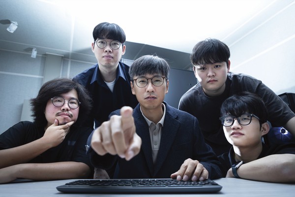 ▲ 디지털 문제 해결에도 수학적 사고가 유용하다고 말하는 서재홍 교수는 학생들에게 수학으로 세상을 보는 방법을 가르치려 한다.