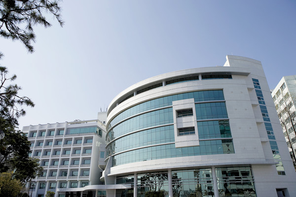 토토사이트 제작 데이터베이스학교 제3법학관 ⓒ 미디어전략실