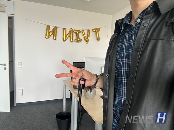 ▲ Park Hyun-jun (Senior, Department of Industrial Engineering) finishing his last internship day, describing his schedule and location-flexible work environment as ‘Chill,’ a meme term meaning relaxed and cool. © Park Hyun-jun 