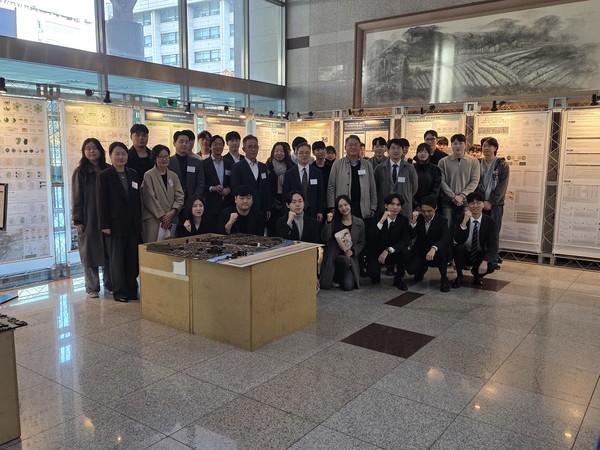 ▲ 제39회 도시학술제 전시회는 도시공학과 학생들의 연구와 설계 성과를 공유할 수 있었던 소중한 시간이 됐다. ⓒ 박지웅 커뮤니케이터 