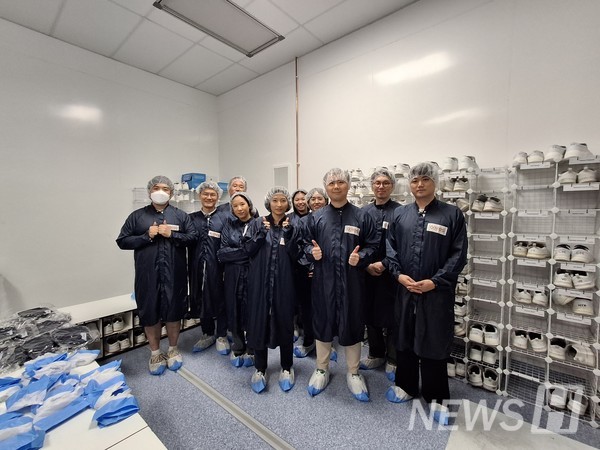 ▲ 在半导体无晶圆企业任职的南延佑（技术经营专业研究生院 25）同学通过参观英国氢燃料电池企业 “Ceres Power” 现场表示：“我学到了真正的토토사이트 운영자 검거是协作的力量。”© 权圭贤 教授