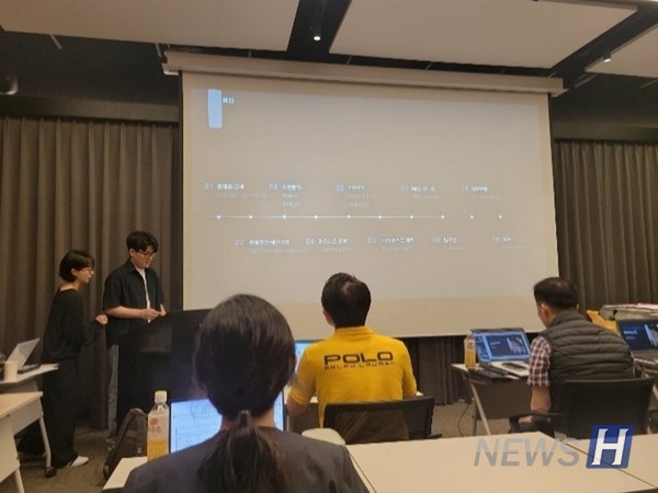 ▲ The scene of an internal IR Pitch Deck. The 토토사이트 은행 조회서 offered specialized support programs for startups in addition to practical experience. © Student Lee Ye-jin 