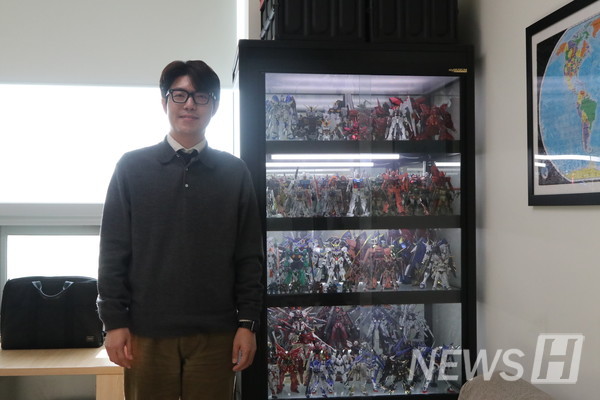 ▲ 徐教授的办公室里陈列着他喜爱的塑料模型。ⓒ 河智珉 记者