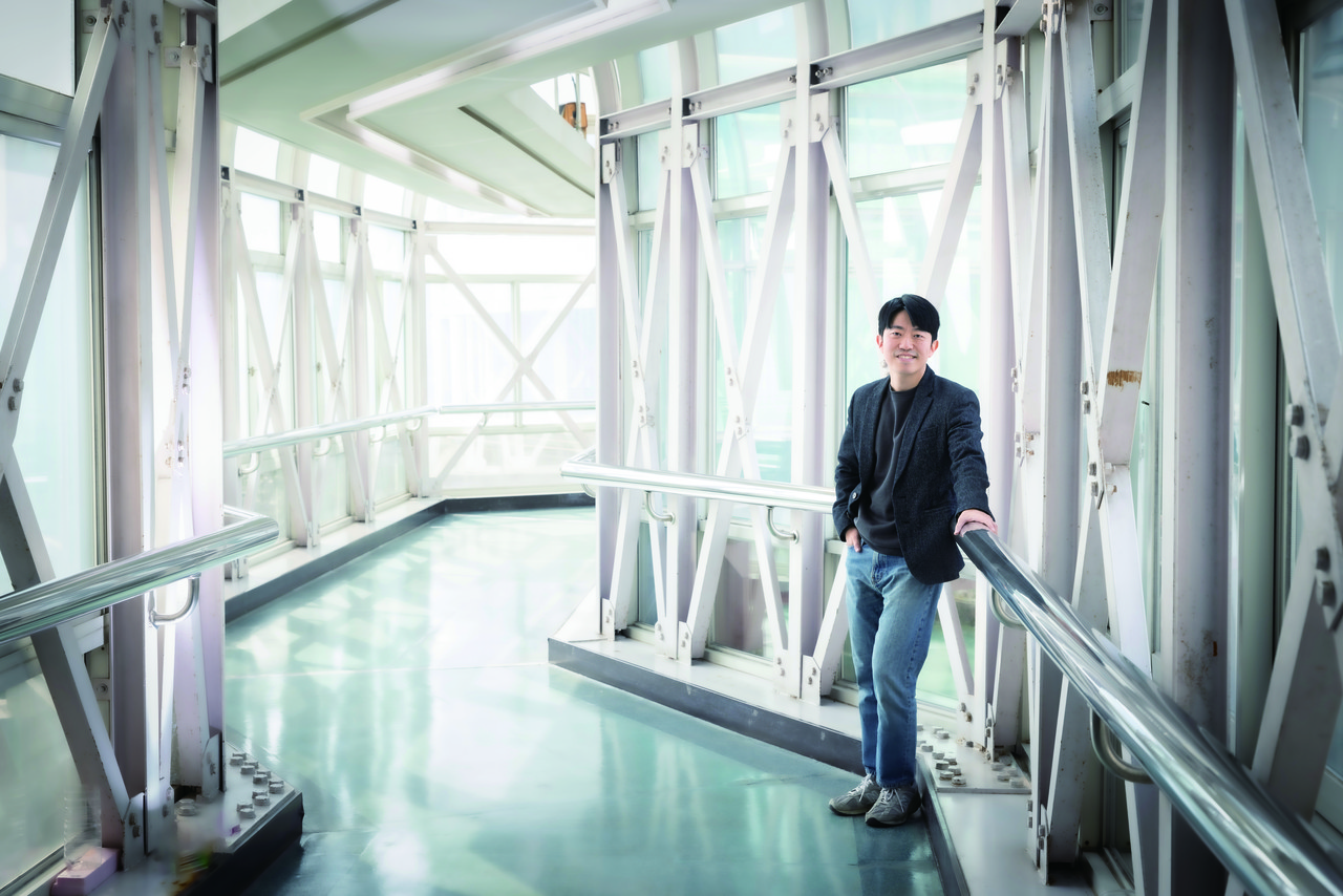 김형진 랜드토토는 100편이 넘는 논문을 SCI급 국제 저널에 게재하는 등 열정적인 연구 활동을 펼쳐 왔다. 그 성과를 인정받아 최근 제34회 해동젊은공학인상을 수상했다.