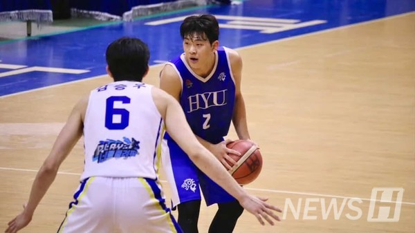 ▲ 身穿汉阳大学队服参赛的金모먼트 토토사이트的样子。© 金善宇 모먼트 토토사이트