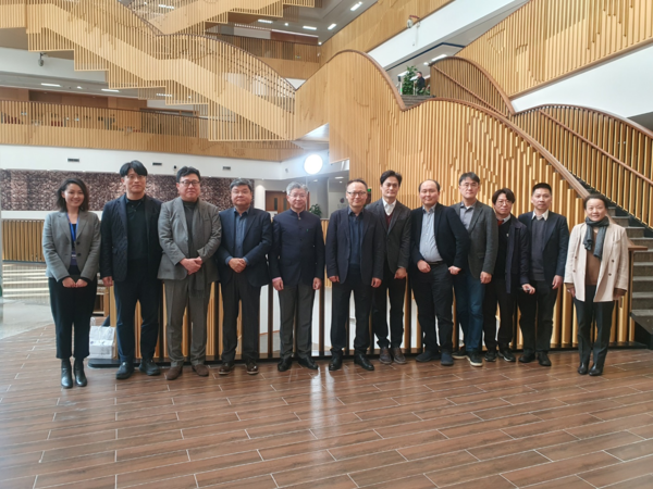 Group photo of faculty members from the Hanyang 토토사이트 라이브 Graduate School of Technology Management and the Fudan 토토사이트 라이브 School of Management.