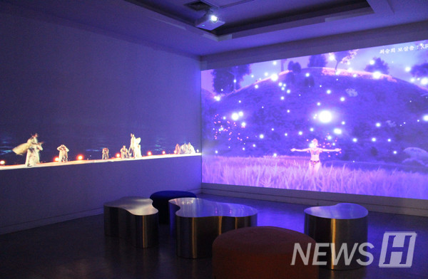 ▲ P프랑스 토토사이트 of the 20th-anniversary exhibition where movements of Korean dance are implemented through technology. © Director Kwon Tae-soo