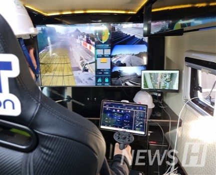 ▲ 플랫폼을 통해 관제사는 작업 시작 명령을 내리거나, 위험 상황 발생 시 비상 정지 버튼을 눌러 현장의 모든 장비를 즉각 멈출 수 있다. ⓒ 서종원 교수