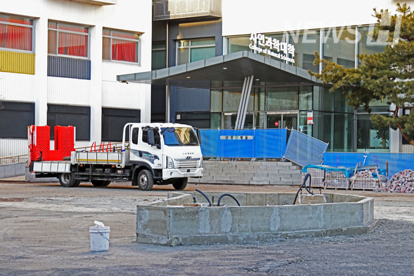 [포토뉴스] 2026 신년맞이, 한양대는 새 단장 중!